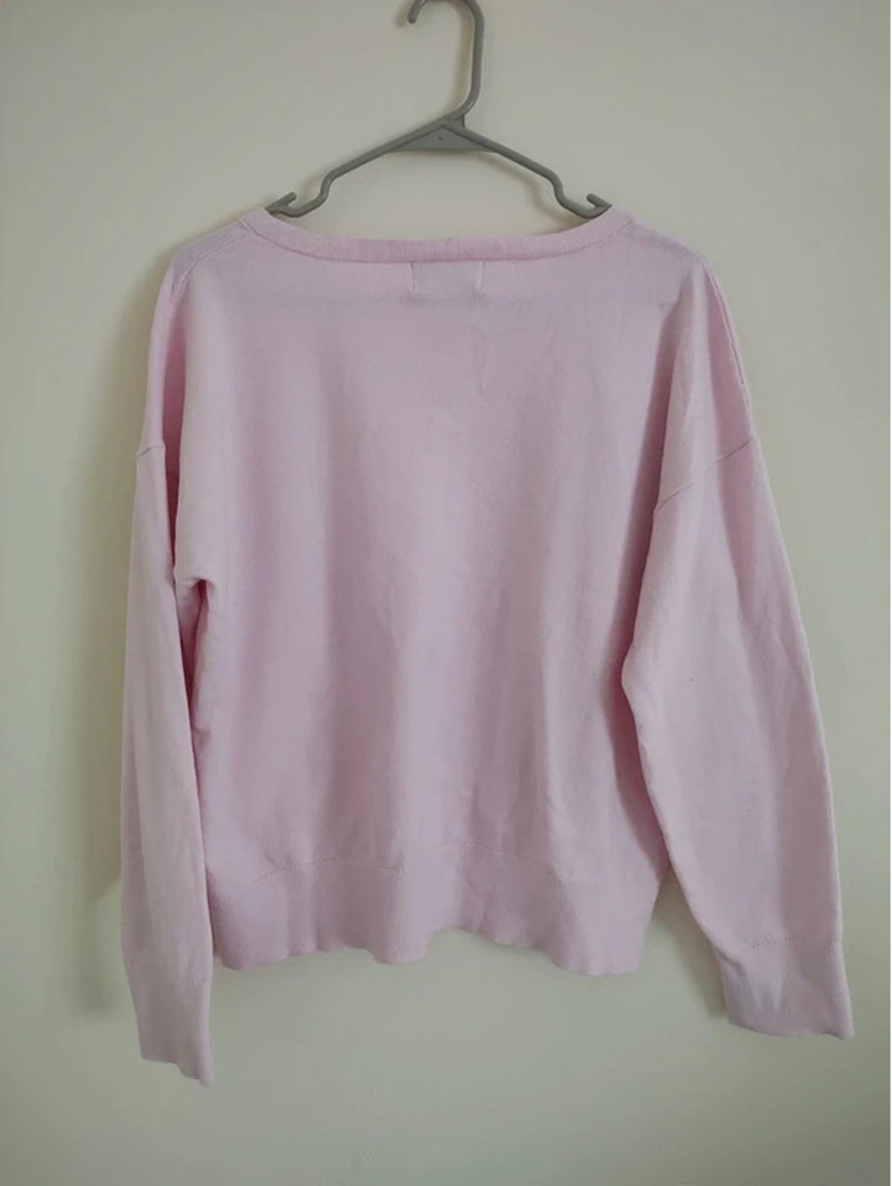 Old Navy Women's Rose V-Neck Sweater Size M - Picture 2 of 7
